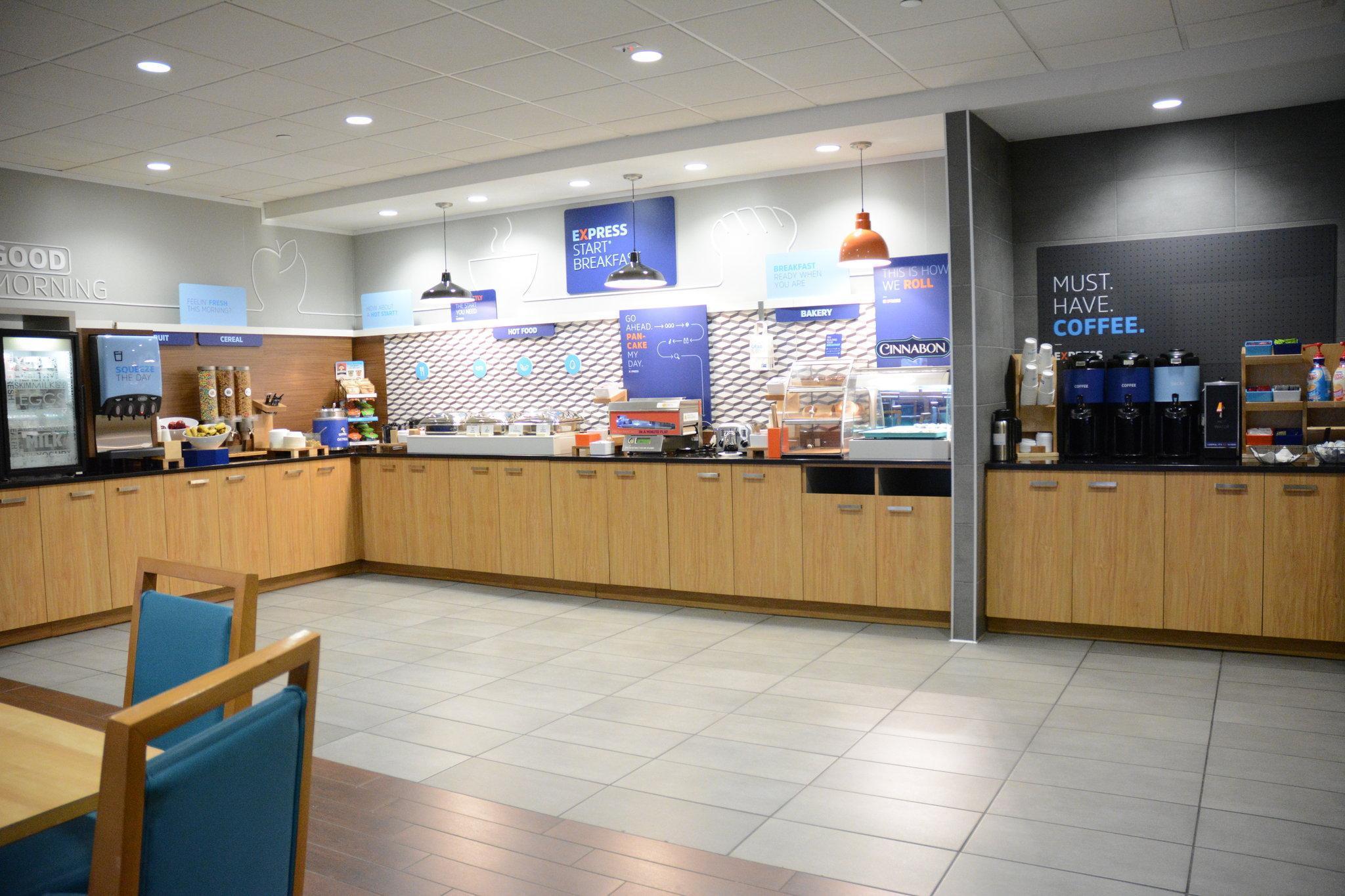 Holiday Inn Express Stamford, An Ihg Hotel エクステリア 写真