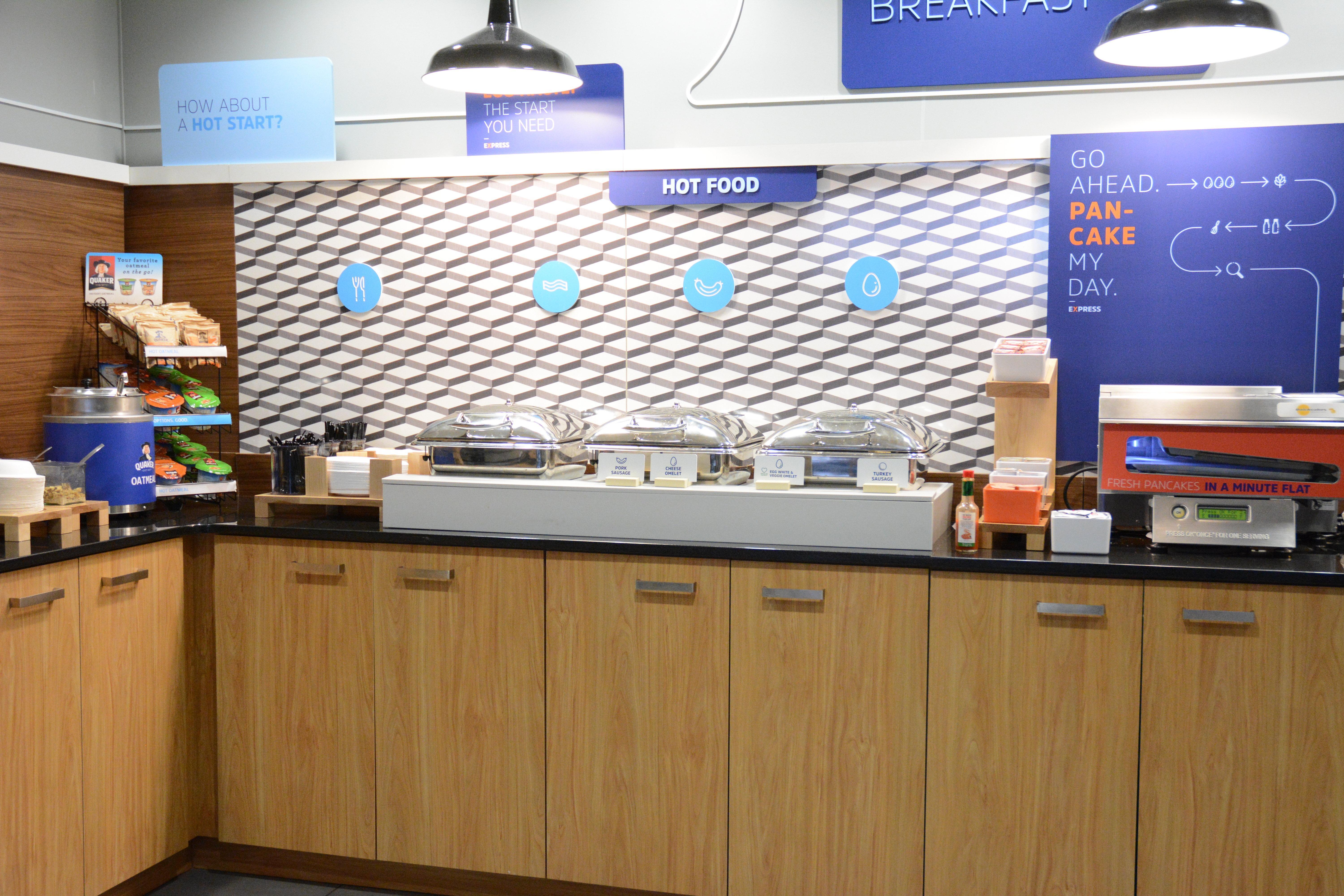 Holiday Inn Express Stamford, An Ihg Hotel エクステリア 写真